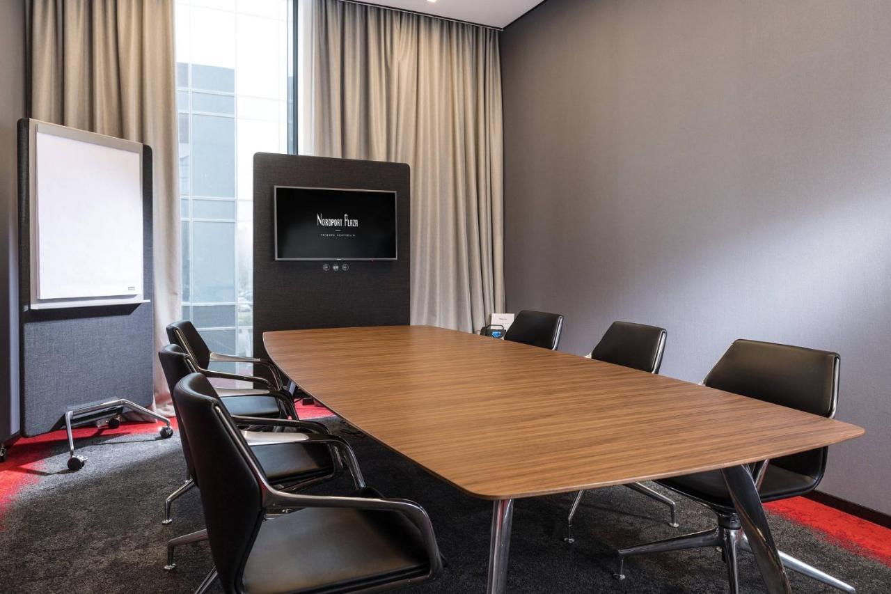 Airport Plaza Hamburg Отель 4*